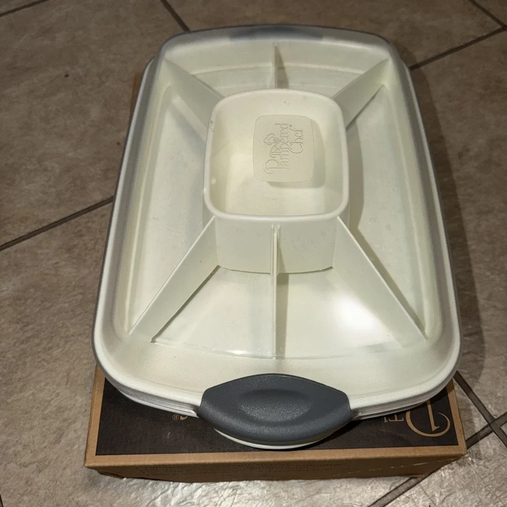 Pampered Chef Chillzanne Rectangle Server Tray & Lid Veggie Deviled Eggs